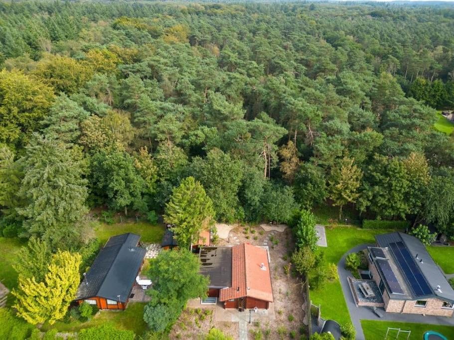 Spacious Wooden Cottage With Infra-Red Sauna At Veluwe Putten Exterior photo