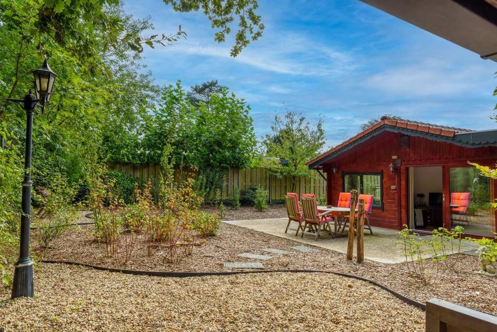 Spacious Wooden Cottage With Infra-Red Sauna At Veluwe Putten Exterior photo