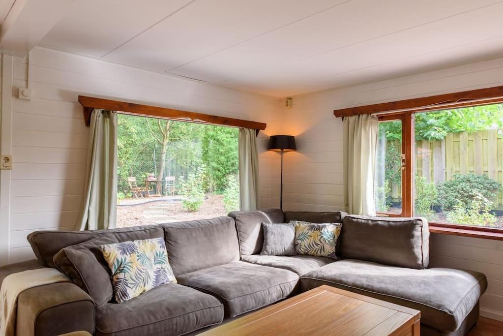 Spacious Wooden Cottage With Infra-Red Sauna At Veluwe Putten Exterior photo