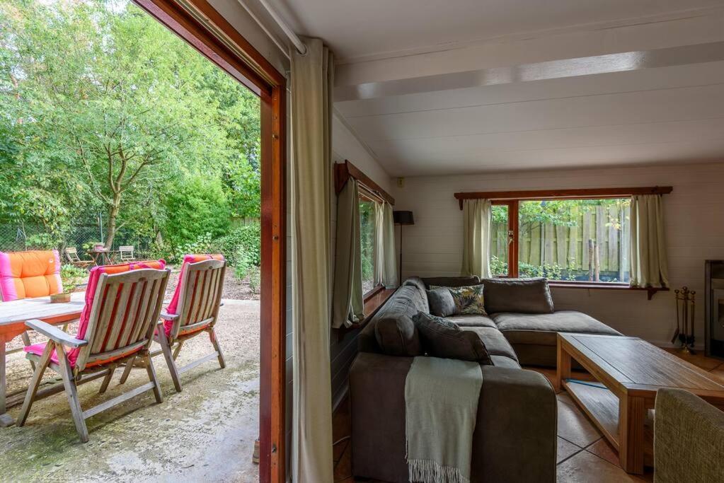 Spacious Wooden Cottage With Infra-Red Sauna At Veluwe Putten Exterior photo