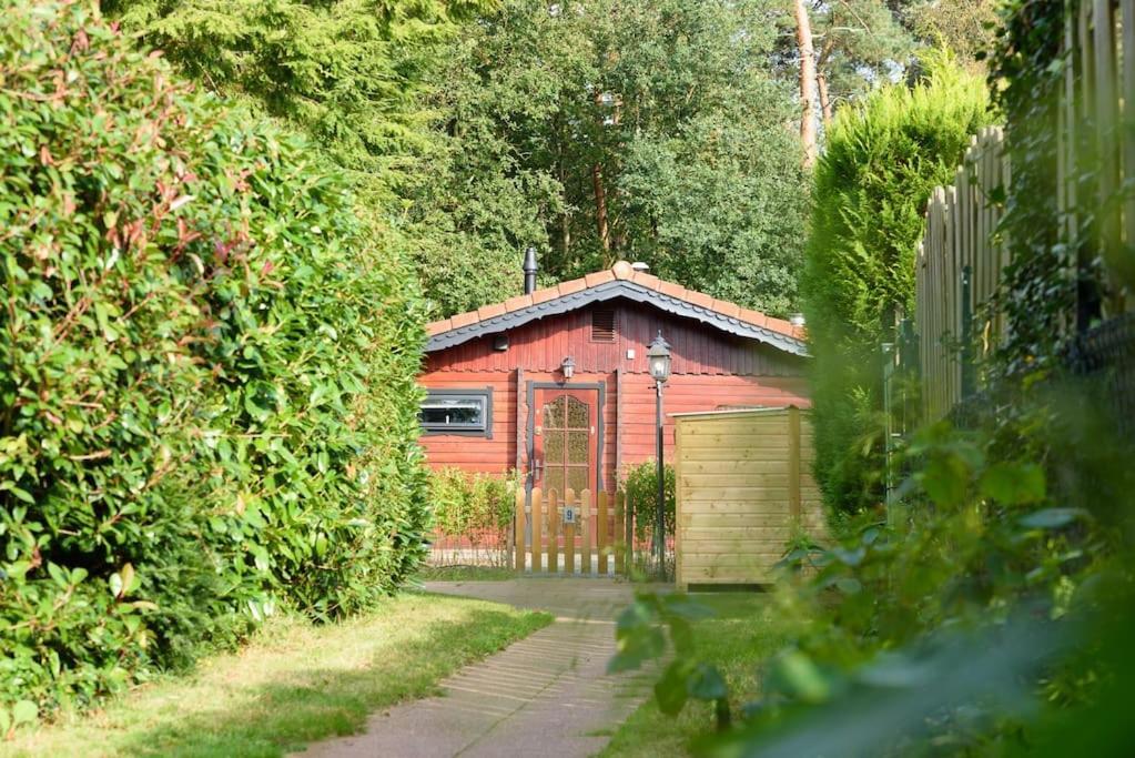Spacious Wooden Cottage With Infra-Red Sauna At Veluwe Putten Exterior photo